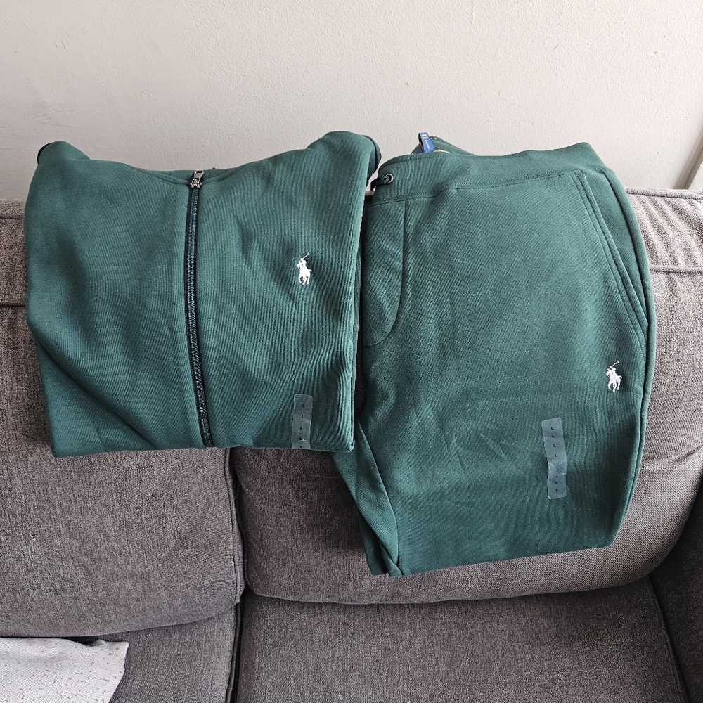 Green Zip-Up Hoodie and Sweatpants Set - Picture 3 of 3